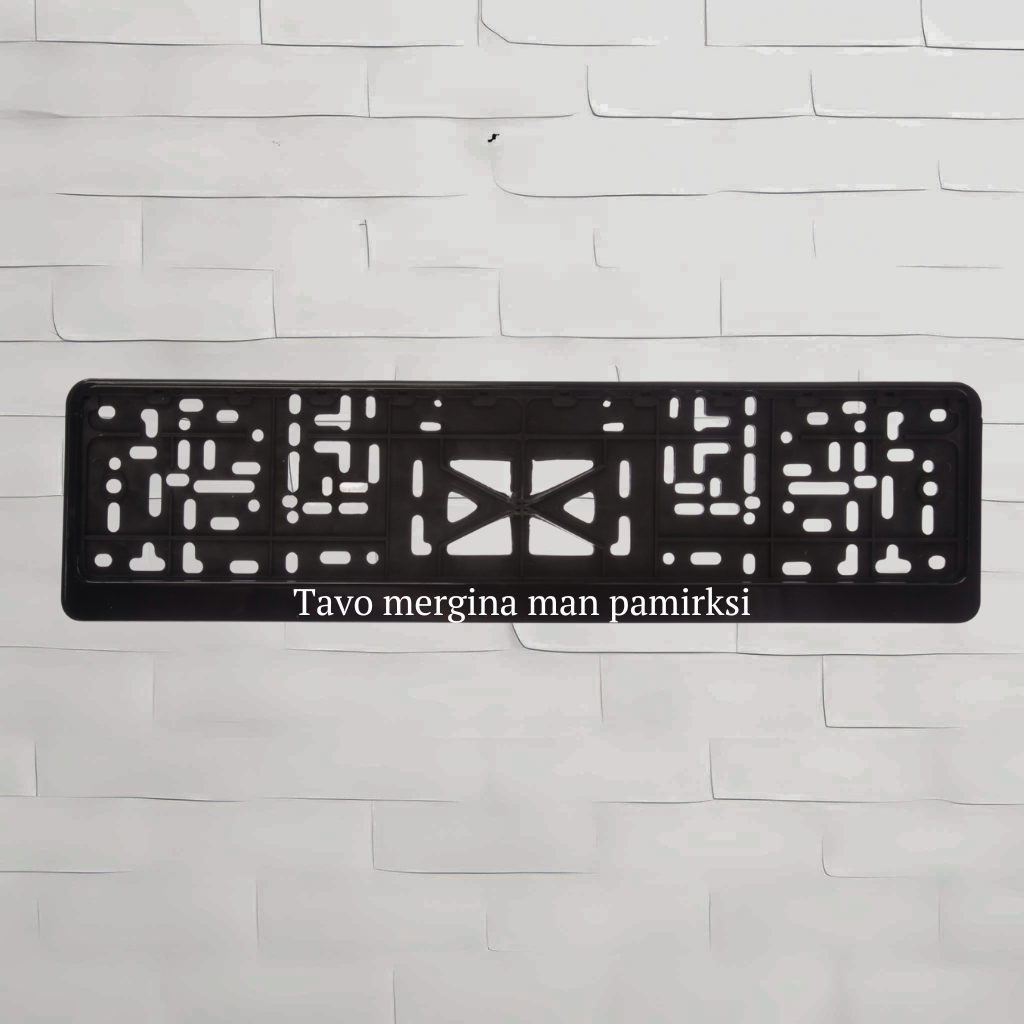 LT. Tavo mergina man pamirksi